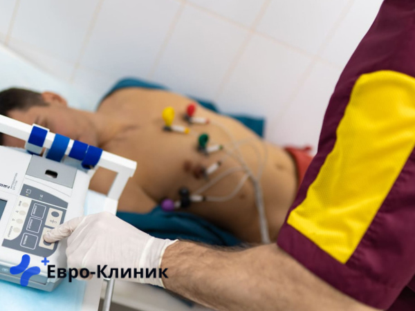 Врач и пациент в палате Врач и пациент